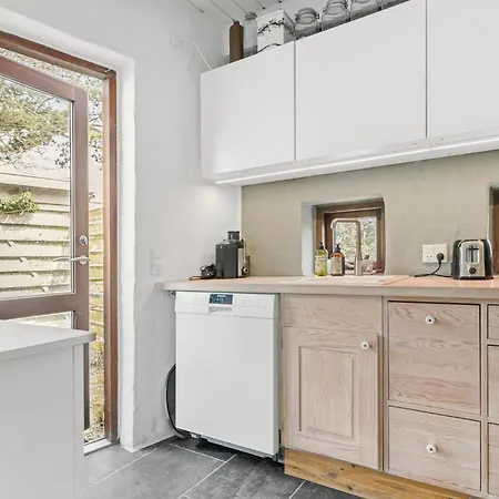 1 Bedroom Pet Friendly In Ega