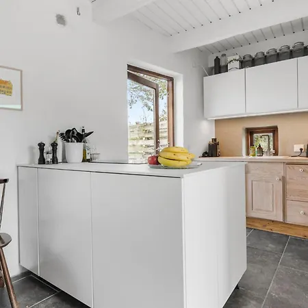 1 Bedroom Pet Friendly In